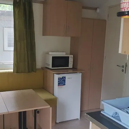 Sunvillage Camp- Mobilhazak Alsooersoen مكان تخييم Alsóörs