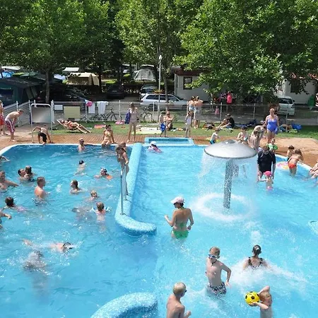 مكان تخييم Sunvillage Camp- Mobilhazak Alsooersoen *