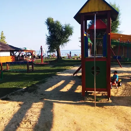 Sunvillage Camp- Mobilhazak Alsooersoen Κάμπινγκ Alsóörs