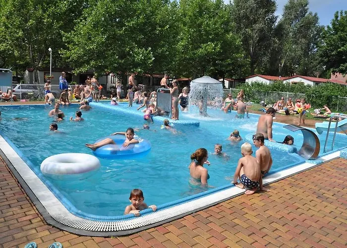 Sunvillage Camp- Mobilházak Alsóörsön * Alsóörs