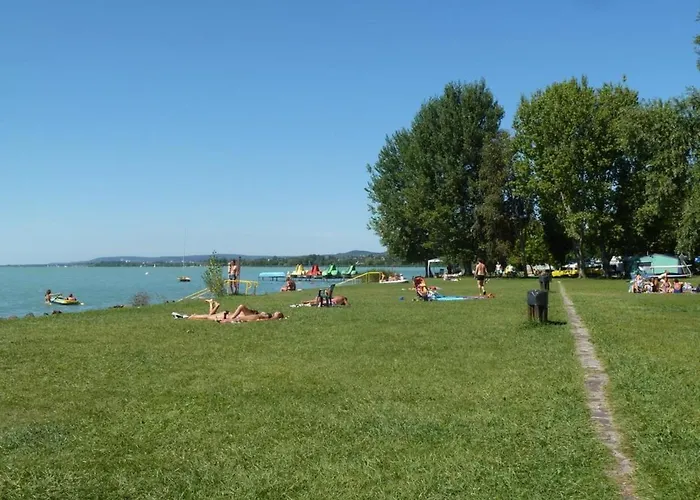 Sunvillage Camp- Mobilházak Alsóörsön * Alsóörs