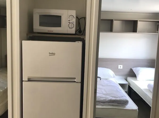 אתר קמפינג Sunvillage Camp- Mobilhazak Alsooersoen Alsóörs